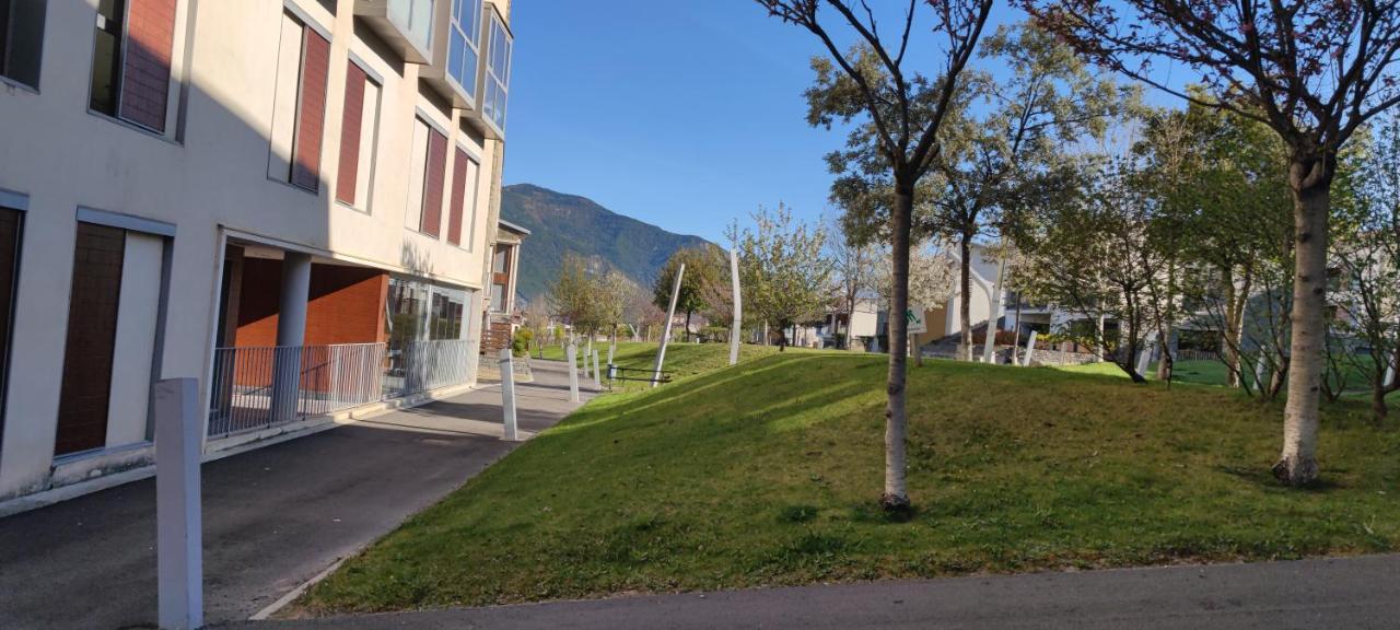 Margas Pirineos, Golf Y Piscina Sabiñánigo