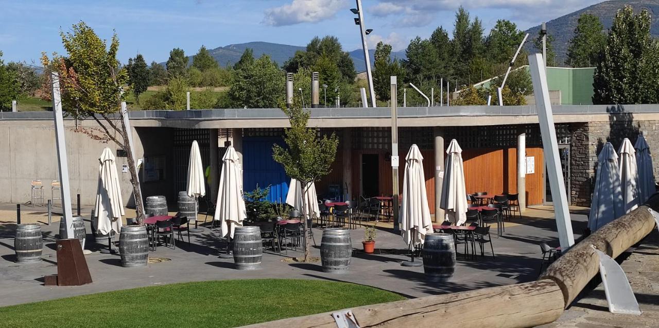 Margas Pirineos, Golf Y Piscina Apartment *