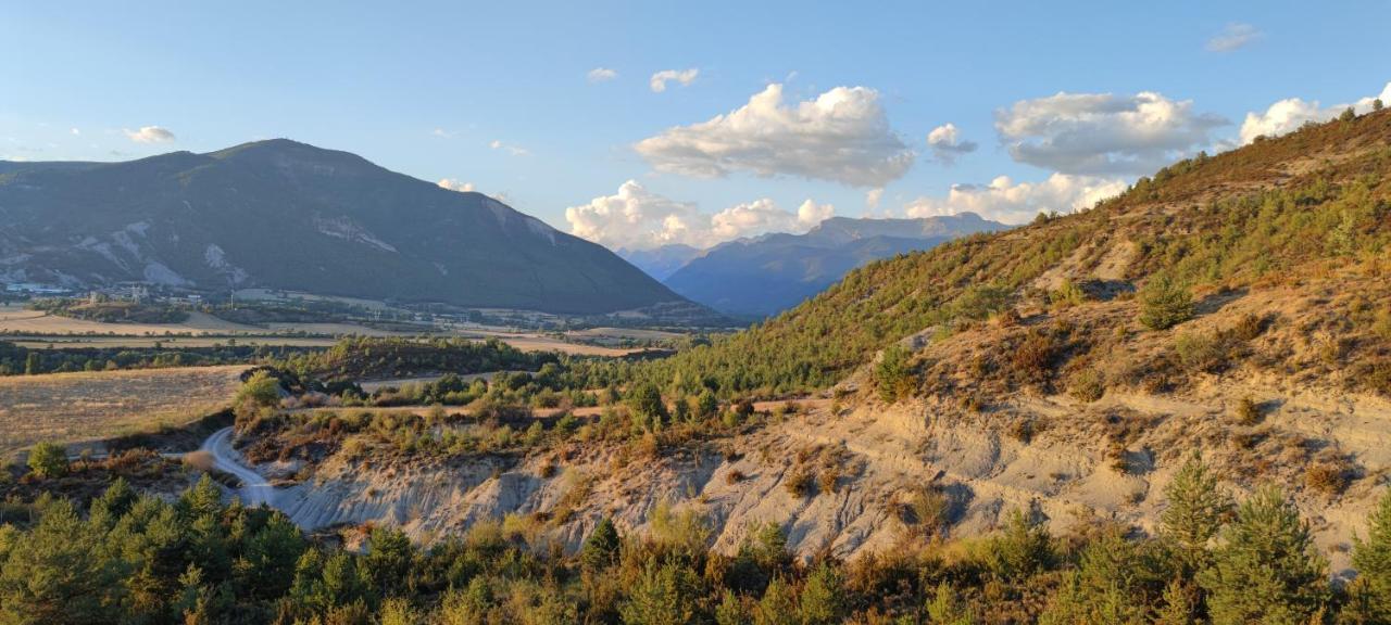 Margas Pirineos, Golf Y Piscina